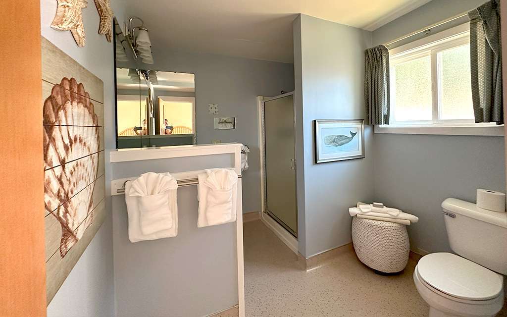 Lopez Island hotel suite rental with bay view